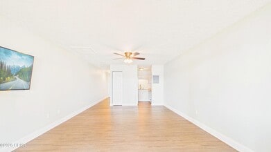 301 Lullwater Dr in Panama City, FL - Building Photo - Building Photo