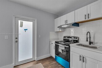 2243 Greene St. in Hollywood, FL - Building Photo - Building Photo