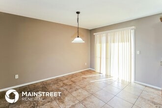 203 NE Hannah Ct in Grain Valley, MO - Foto de edificio - Building Photo