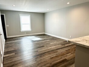 2230 Cordova Ct in Warrenton, MO - Foto de edificio - Building Photo