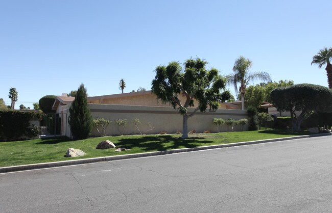 45950 Ocotillo Dr in Palm Desert, CA - Building Photo - Building Photo