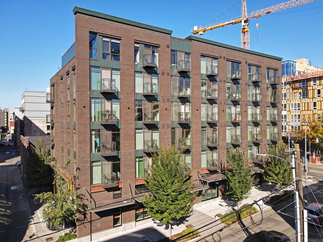 101 Broadway in Seattle, WA - Foto de edificio - Building Photo