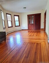 31 Miller St, Unit 1 in New Britain, CT - Building Photo - Building Photo