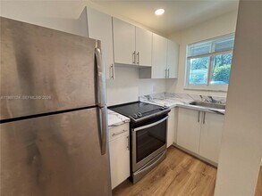 2308 Jackson St in Hollywood, FL - Building Photo - Building Photo