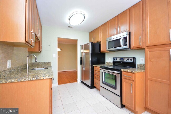 304 Hilltop Ln-Unit -I in Annapolis, MD - Foto de edificio - Building Photo