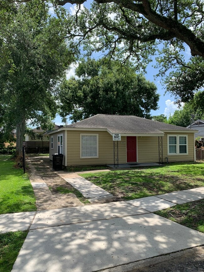 property at 4877 Montegut St