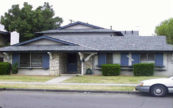 1551 E Canfield Ln in Anaheim, CA - Building Photo - Building Photo