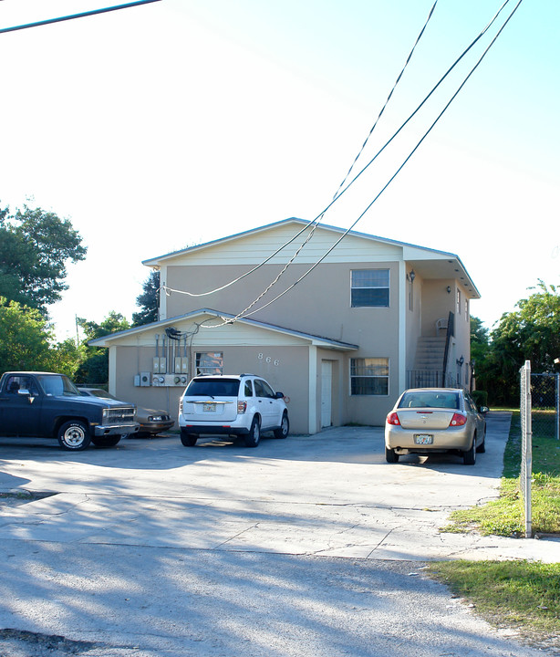 866 NW 70th St in Miami, FL - Building Photo