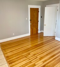 32 Tufts St, Unit 3 in Cambridge, MA - Building Photo - Building Photo