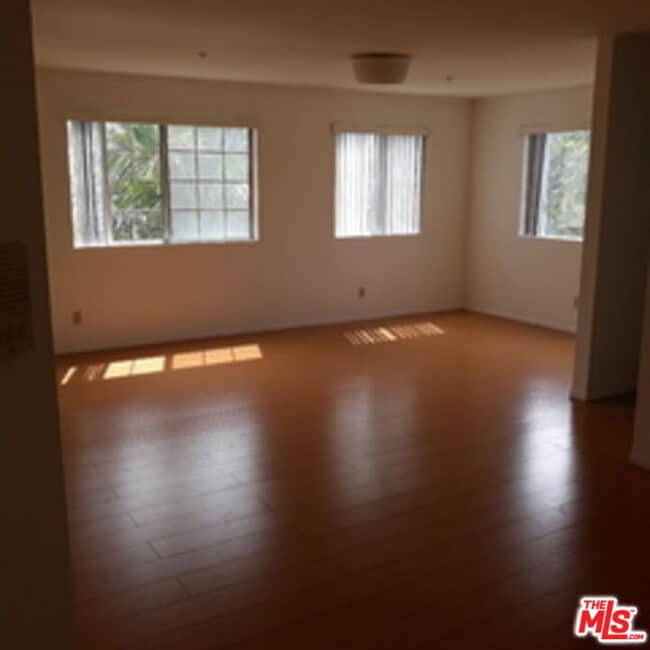 2432 Colby Ave in Los Angeles, CA - Building Photo - Building Photo