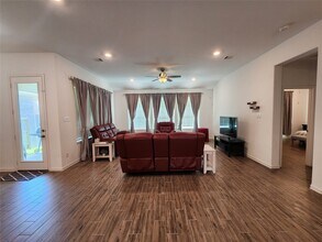 14007 Hartford Heights Wy in Rosharon, TX - Building Photo - Building Photo