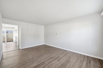 4273 W Cherrywood Ln in Brown Deer, WI - Building Photo - Building Photo