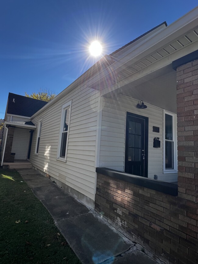 1318 E Elm St in New Albany, IN - Foto de edificio - Building Photo