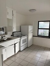 631 S J St, Unit Rear Upper in Lake Worth, FL - Foto de edificio - Building Photo