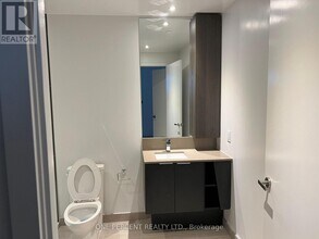 3900 Confederation Pkwy in Mississauga, ON - Building Photo - Building Photo