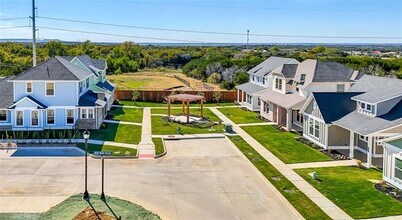 104 Cardinal Wds in Granbury, TX - Building Photo - Building Photo