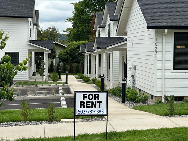 property at 10271 SE 40th Ave