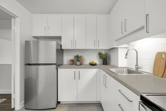 Deschenes Court - Moodie - Accora Village in Ottawa, ON - Building Photo - Building Photo