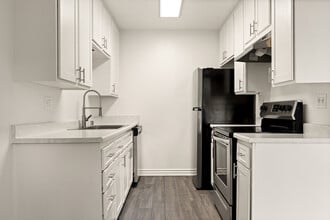 Terre at 1050 Peach in El Cajon, CA - Building Photo - Building Photo