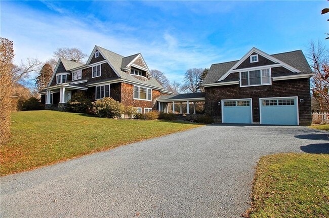 190 Coggeshall Ave, Unit 1A in Newport, RI - Building Photo - Building Photo