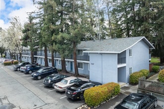 Greenwood Apartments in Dublin, CA - Foto de edificio - Primary Photo