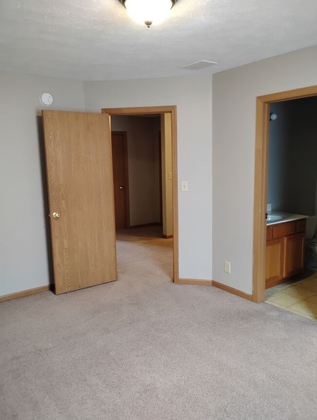 property at 3296 Hopkins Dr