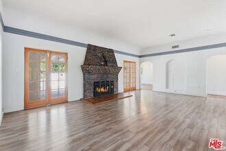 10440 Johanna Ave in Los Angeles, CA - Building Photo - Building Photo