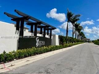 12877 SW 232nd Ln in Miami, FL - Foto de edificio