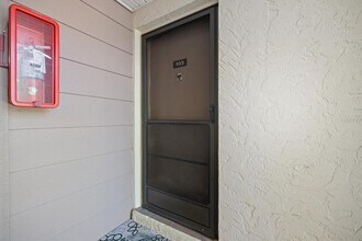 634 Bird Bay Dr E in Venice, FL - Building Photo - Building Photo