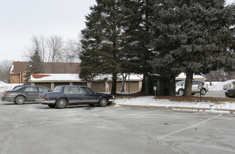 GracePointe Crossings (Senior 65+) in Cambridge, MN - Foto de edificio - Building Photo