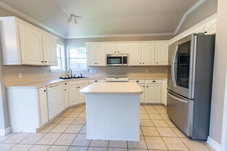 5767 Gold Crest Dr in Bossier City, LA - Building Photo - Building Photo