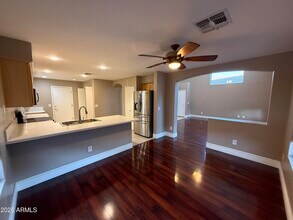 2537 S Sunnyvale Ave in Gilbert, AZ - Foto de edificio - Building Photo