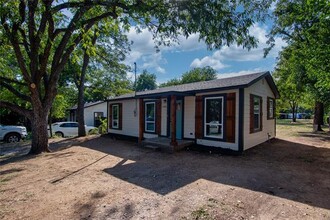 1105 Franklin St in Weatherford, TX - Building Photo - Building Photo