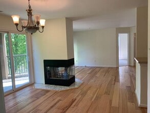 4982 Dorsey Hall Dr in Ellicott City, MD - Building Photo - Building Photo