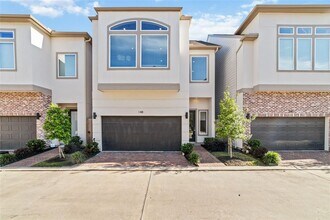 148 Knightsbridge Park Ln in Houston, TX - Foto de edificio - Building Photo