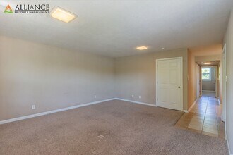 1518 College Ave in Manhattan, KS - Building Photo - Building Photo