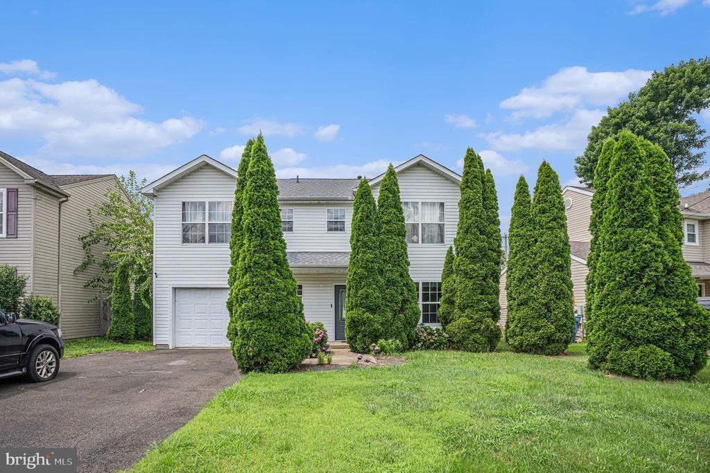 804 Logan Ave in Croydon, PA - Foto de edificio