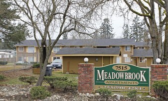 Meadowbrook Apartments in Lakewood, WA - Building Photo