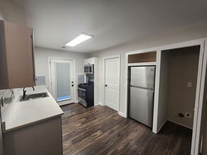 2992 Palm Dr in East Point, GA - Building Photo - Building Photo