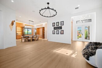 5735 SW 104th Ter in Cooper City, FL - Foto de edificio - Building Photo