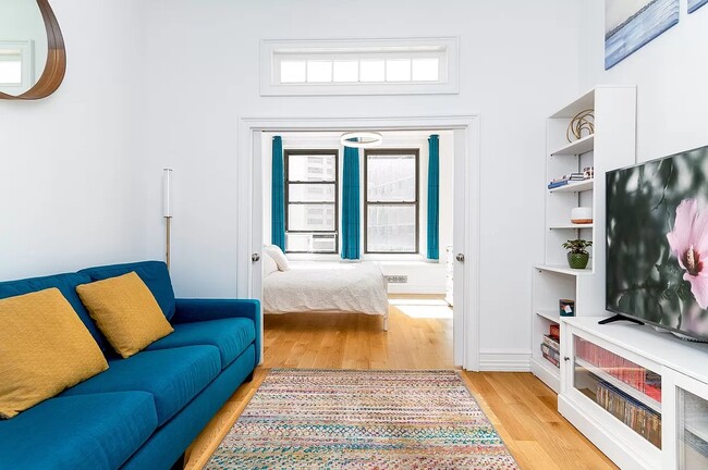 property at 3 Hanover Square