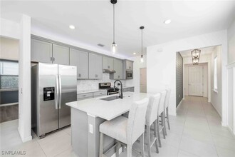 2179 Yellowfin Cir in Naples, FL - Building Photo - Building Photo