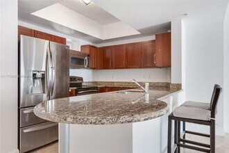7270 SW 89th St, Unit C403 in Miami, FL - Building Photo - Building Photo