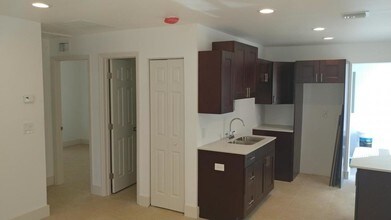 1018 14th St in West Palm Beach, FL - Building Photo - Building Photo