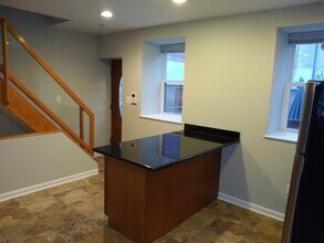 733 Carpenter St in Philadelphia, PA - Building Photo - Building Photo