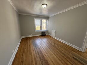 2105 Grove Ave in Berwyn, IL - Building Photo - Building Photo