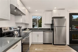 1758 16th Ave. S, Unit A in Seattle, WA - Building Photo - Building Photo