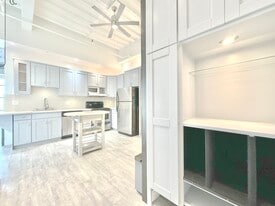 312 W 5th St, Unit 1117 in Los Angeles, CA - Building Photo