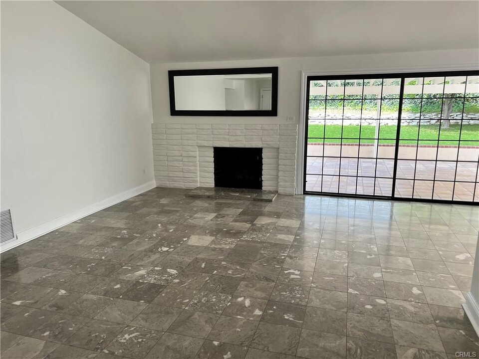 16725 Citronia St in Los Angeles, CA - Building Photo