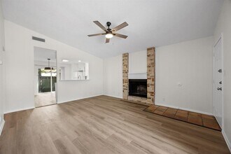 6604 Scrub Oak Ln in Austin, TX - Building Photo - Building Photo